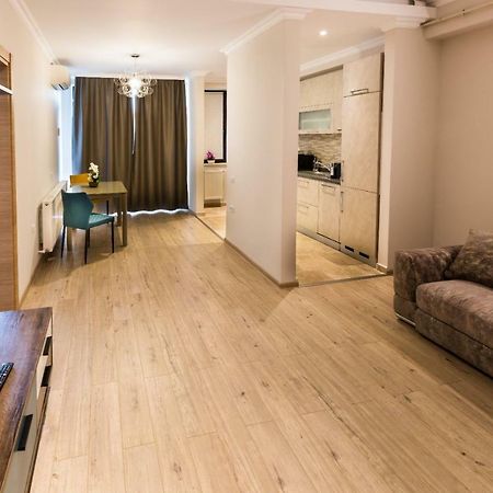 Rose Luxury Apartment Mamaia Exteriör bild
