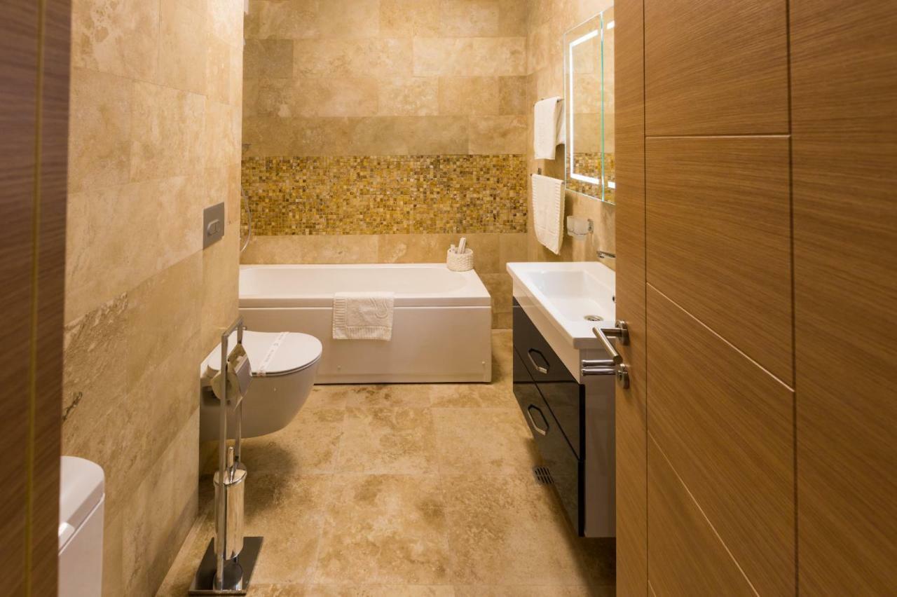 Rose Luxury Apartment Mamaia Exteriör bild
